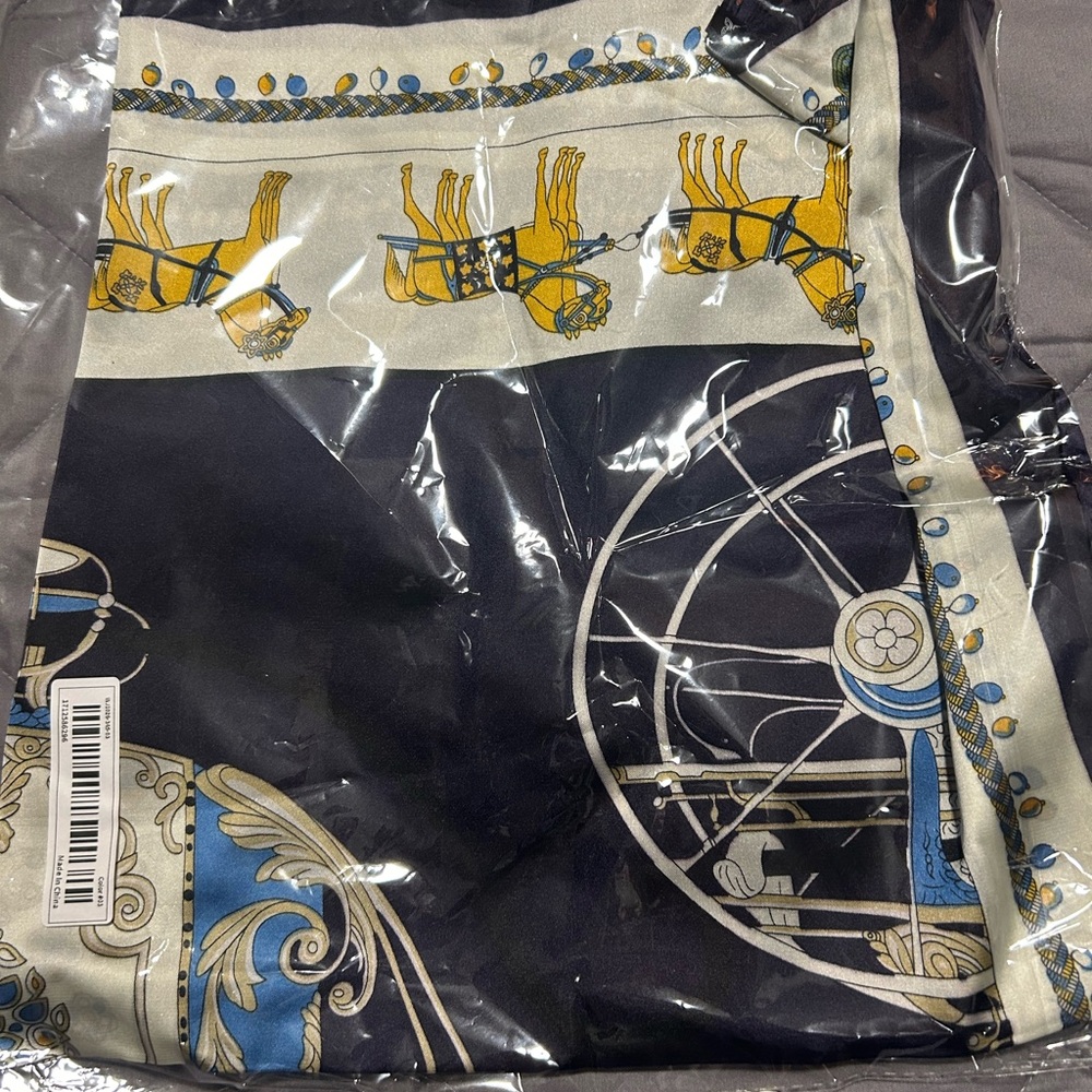 Women’s scarf